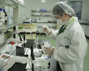 ���ɷ���Ĥ/�Ϻ�����˼��ױƷ���޹�˾ 